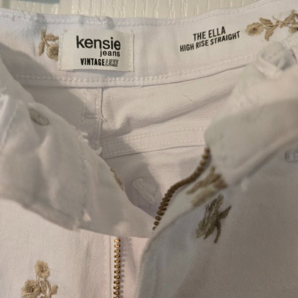 Kensie Jeans with Embroided Flowers
